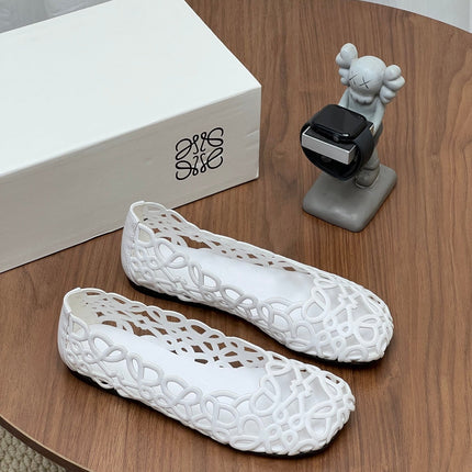 LOEWE 26S ANAGRAM CUT OUT BALLET FLATS IN WHITE CALFSKIN