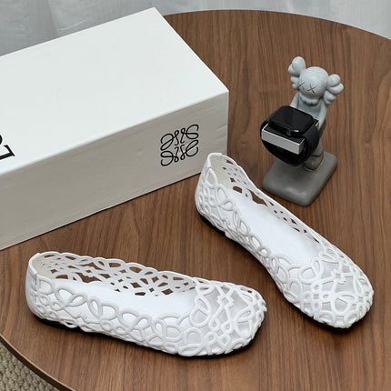 LOEWE 26S ANAGRAM CUT OUT BALLET FLATS IN WHITE CALFSKIN