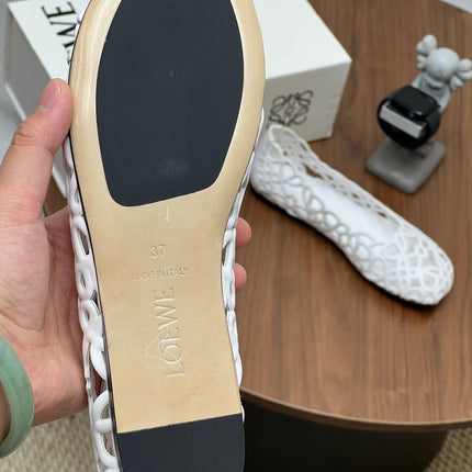 LOEWE 26S ANAGRAM CUT OUT BALLET FLATS IN WHITE CALFSKIN