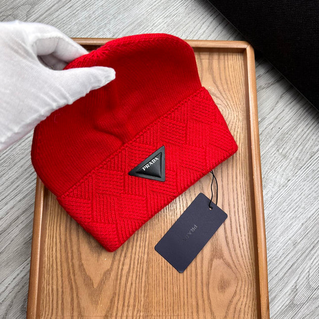 BEANIE HAT IN CHERRY RED WOOL AND RABBIT FUR 342036