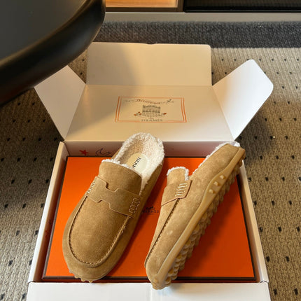 HM 26S DESTIN MULES IN CAMEL BROWN SUEDE