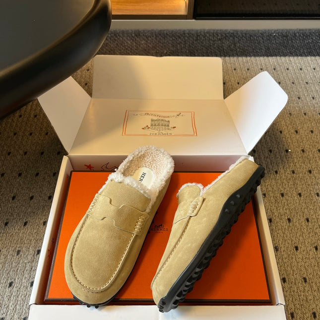 HM 26S DESTIN MULES IN BEIGE SUEDE