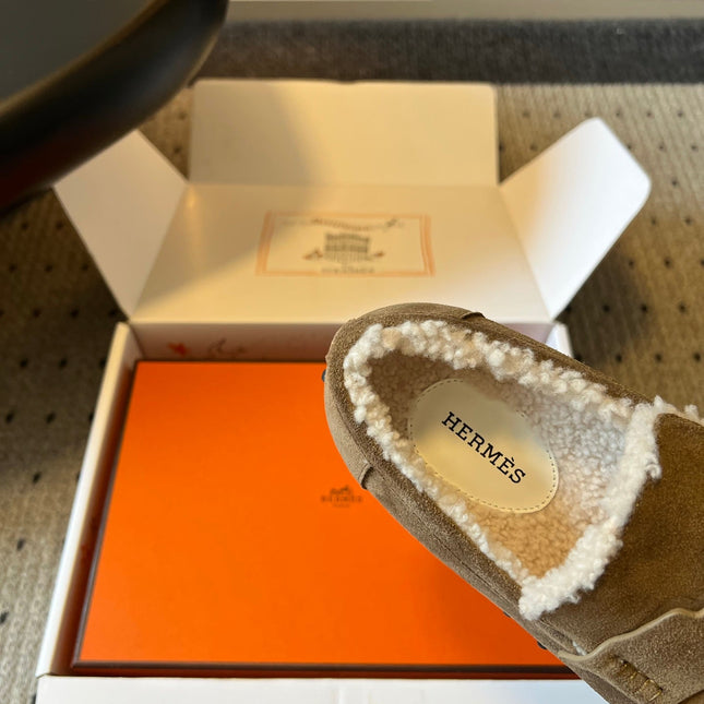 HM 26S DESTIN LOAFERS IN GREYISH BEIGE SUEDE