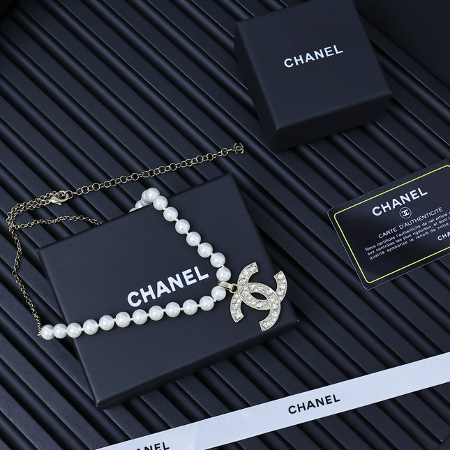 25P PEARL NECKLACE IN LIGHT GOLD STAR & HEART DOUBLE C PENDANT