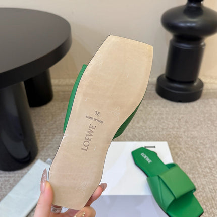 LOEWE 26S FLAT SLIDE SANDALS IN GREEN CALFSKIN