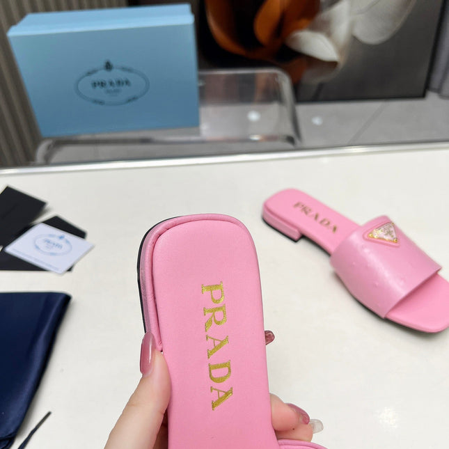 PRA SAFFIANO PATENT SLIDES OSTRICH MOTIF PINK CALFSKIN