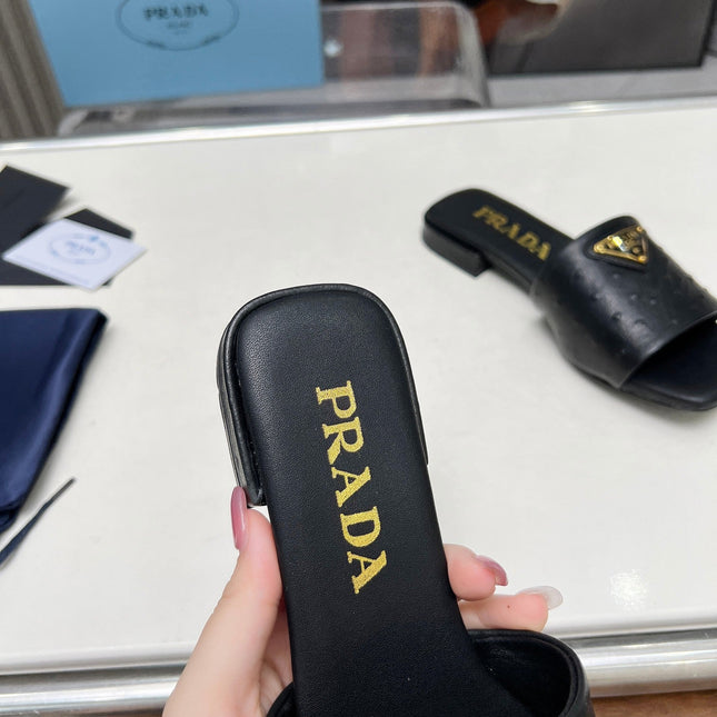 PRA SAFFIANO PATENT SLIDES OSTRICH MOTIF BLACK CALFSKIN