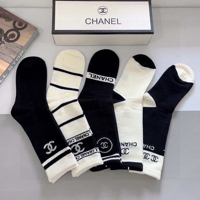 CHANEL 26S CREW SOCKS 408685 (1 BOX)