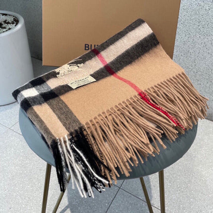 BURBERRY 26S SCARF 200 IN CASHMERE 513652