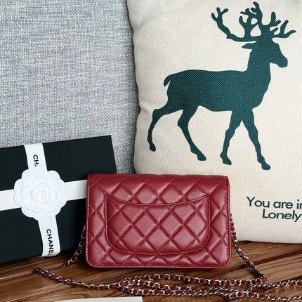 CC WOC ENTRUPY 19 BAG IN CHERRY RED CALFSKIN