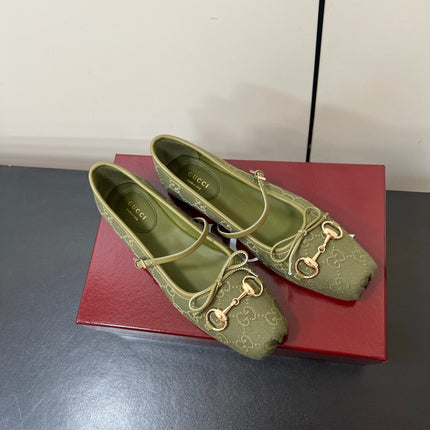 GG MARY JANE 25S IN MOSS GREEN CANVAS WITH GOLD HARDWARE