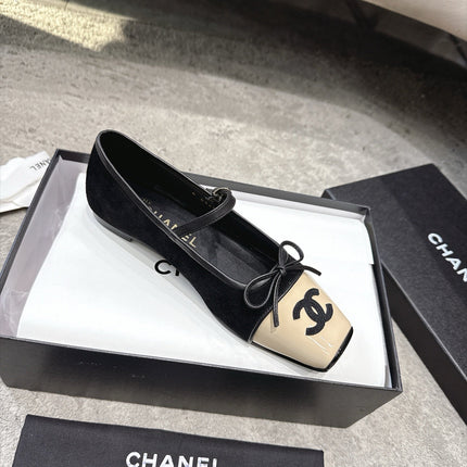 CHANEL 26S SQUARE TOE MARY JANE BALLET FLATS IN BLACK SUEDE AND BEIGE PATENT CALFSKIN
