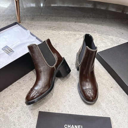 CHANEL 26S CAP TOE CHELSEA ANKLE BOOTS 65MM IN DARK BROWN CRINKLED CALFSKIN WITH CHAIN TRIM