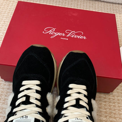 VIV' RUN SNEAKER IN BLACK SUEDE AND SHEARLING