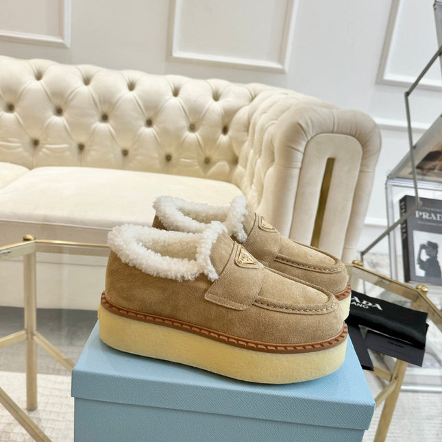 SUEDE LOAFER LIGHT FRENCH BEIGE WITH SHEARLING LINING