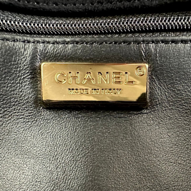 CHANEL 26S CLASSIC FLAP BAG 22 IN BLACK QUILTED SUEDE