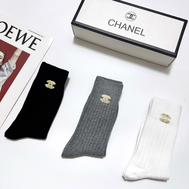 CHANEL 26S CREW SOCKS 405379 (1 BOX)