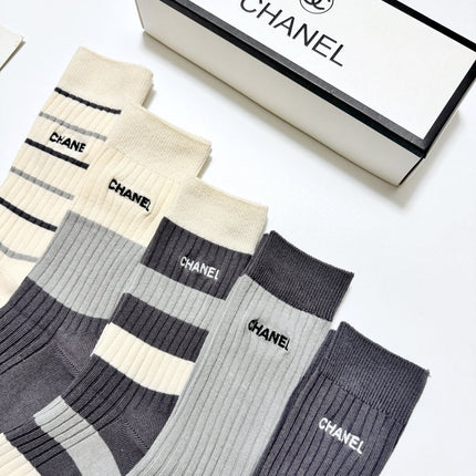 CHANEL 26S CREW SOCKS 405383 (1 BOX)