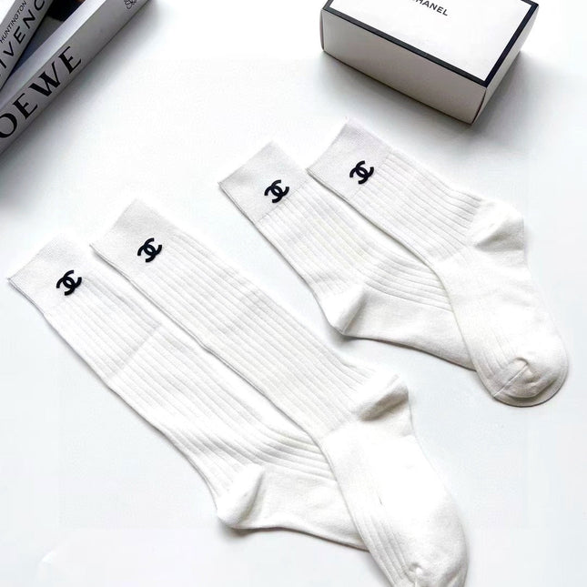 CHANEL 26S CREW SOCKS 412439 (1 BOX)