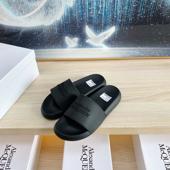 SLIDES SANDAL IN BLACK TPU WITH STRAP EMBOSSED LOGO