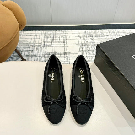 BALLET FLATS IN BLACK TWEED AND FABRIC
