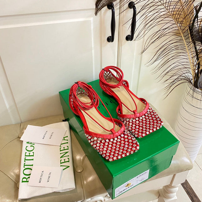 LACE-UP FLAT SANDAL IN RUBY RED METALLIZED MESH AND LEATHER WITH RHINSTONES