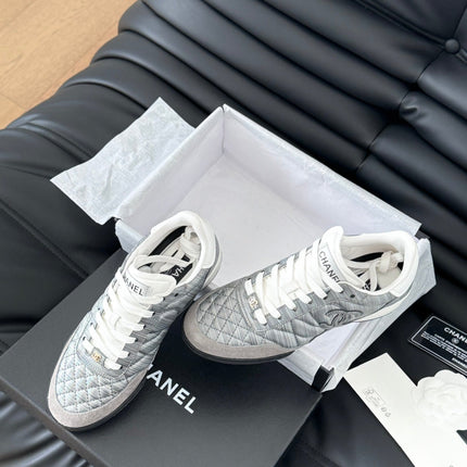 CC SNEAKER IN PEARL GREY MIX WHITE EMBROIDERED LAMBSKIN