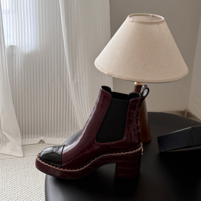 CHANEL 26S CHELSEA ANKLE BOOTS 70 MM IN BURGUNDY EMBOSSED AND BLACK PATENT