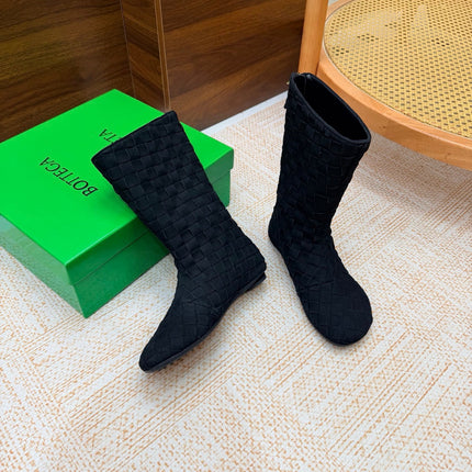BOTTEGA VENETA 26S FLAT MID CALF BOOTS IN BLACK BRAIDED SUEDE