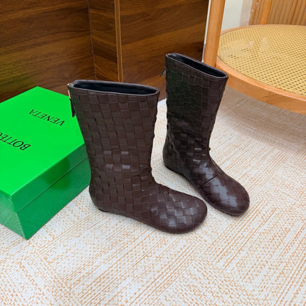 BOTTEGA VENETA 26S FLAT MID CALF BOOTS IN DARK BROWN BRAIDED CALFSKIN