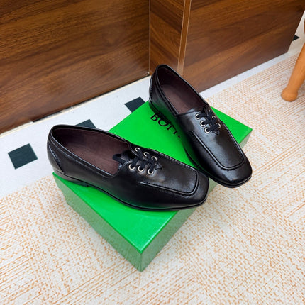 BOTTEGA VENETA 26S LACE-UP LOAFERS IN BLACK LAMBSKIN