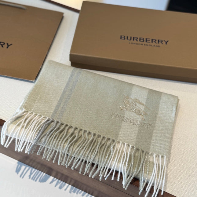 BURBERRY 26S SCARF 200 IN CASHMERE 515779