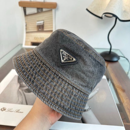 PRADA 26S BUCKET HAT 438445
