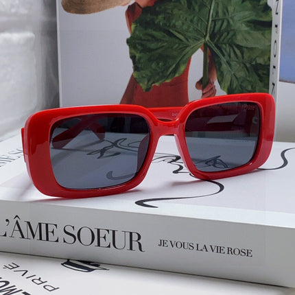 MONTAIGNE SUNGLASS 571592 IN RED ACETATE TEXT LOGO