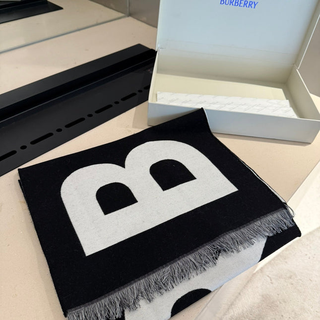 BURBERRY 26S SCARF 180 IN CASHMERE 513690