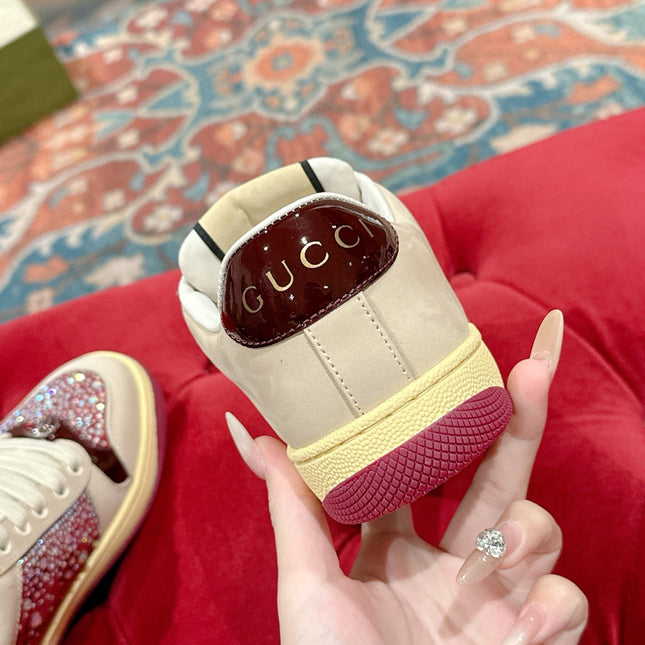 GUCCI 26S SCREENER SNEAKER IN BEIGE SUEDE MIX DARK RED CANVAS