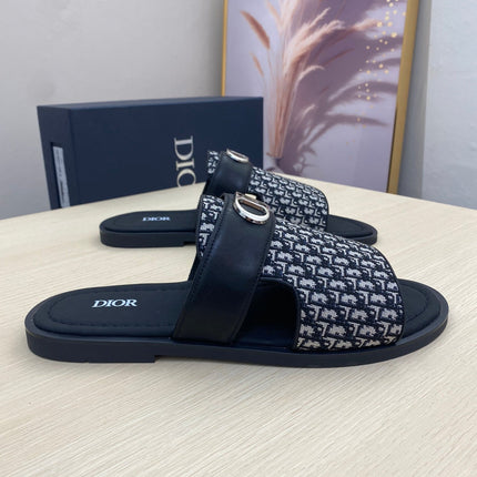 CD SYMBOL SLIDE CUT SANDAL BLACK AND WHITE JACQUARD