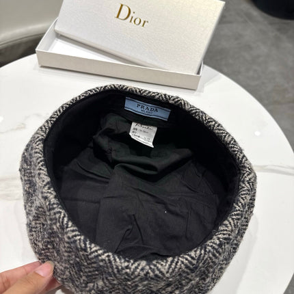 PRADA  26S TWEED BERET 566131