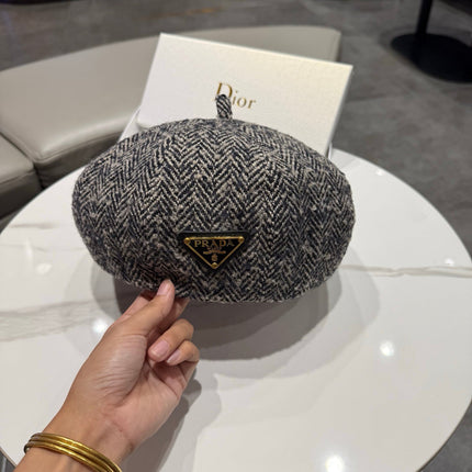 PRADA  26S TWEED BERET 566131