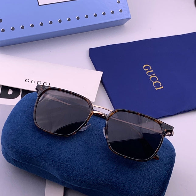 GUCCI 26S SQUARE FRAME IN METAL 422539