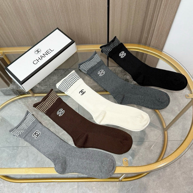 CHANEL 26S CREW SOCKS 410316 (1 BOX)