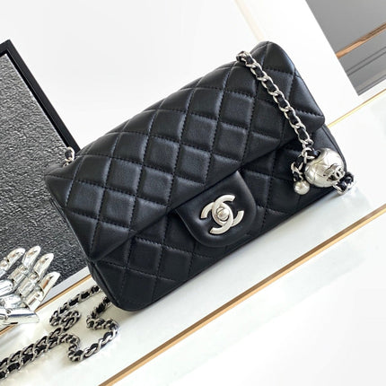 CC SMALL 20 FLAP BAG IN BLACK CALFSKIN