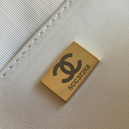 CC CLASSIC MINI 20 CLUTCH WITH STRAP IN GLOSSY WHITE CALFSKIN