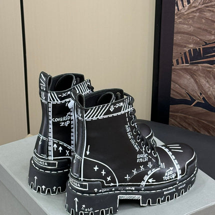 CHUNKY BOOTS IN BLACK SMOOTH CALFSKIN WHITE PRINT