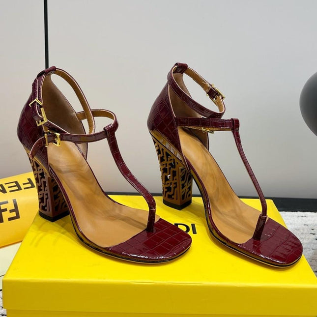 FENDI HIGH-HEELED 10 CM IN SANGRIA RED GLOSSY LAMBSKIN WITH GOLD HARDWARE