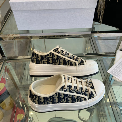 WALK'N PLATFORM SNEAKER IN BLACK MIX CAMEL BROWN EMBROIDERY ICONIC PATTERNS FABRIC