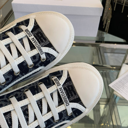 WALK'N PLATFORM SNEAKER IN IN NAVY BLUE EMBROIDERY ICONIC PATTERNS FABRIC