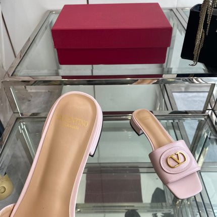 VLTN HIGH HEEL 25S 30 MM IN LIGHT PINK LAMBSKIN WITH GOLD HARDWARE