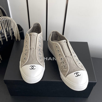 CHANEL 26S LOW TOP SNEAKERS IN GREY CANVAS