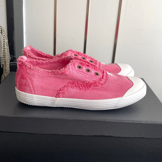CHANEL 26S LOW TOP SNEAKERS IN LINK PINK FRAYED CANVAS